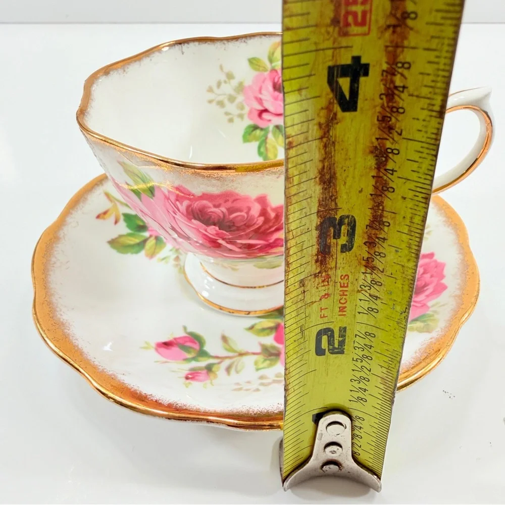 ROYAL ALBERT BONE CHINA AMERICAN BEAUTY PINK‎ ROSES TEACUP & SAUCER SET VINTAGE
